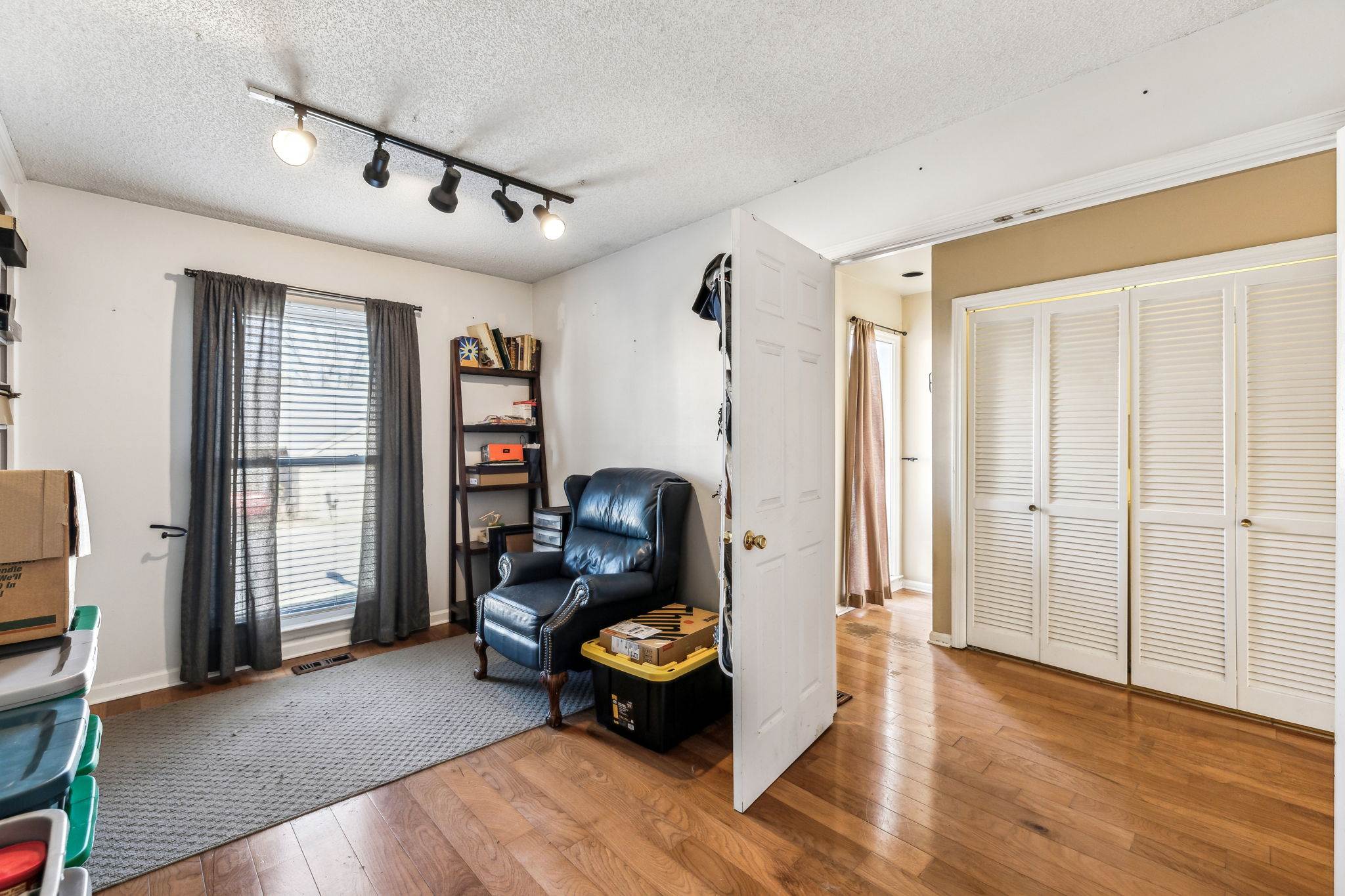 5353 Village Way, Nashville, TN 37211