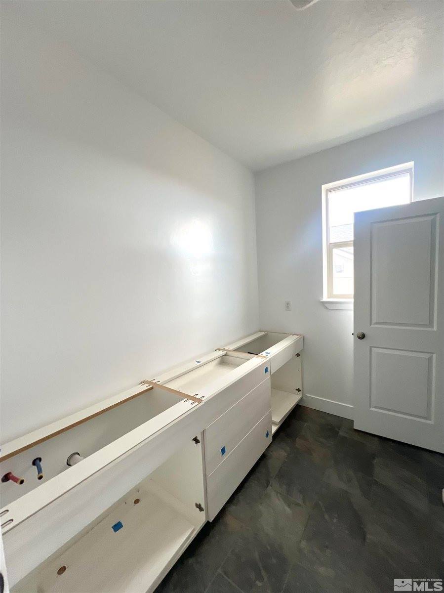 5970 Packsaddle Rd, Winnemucca, NV 89445