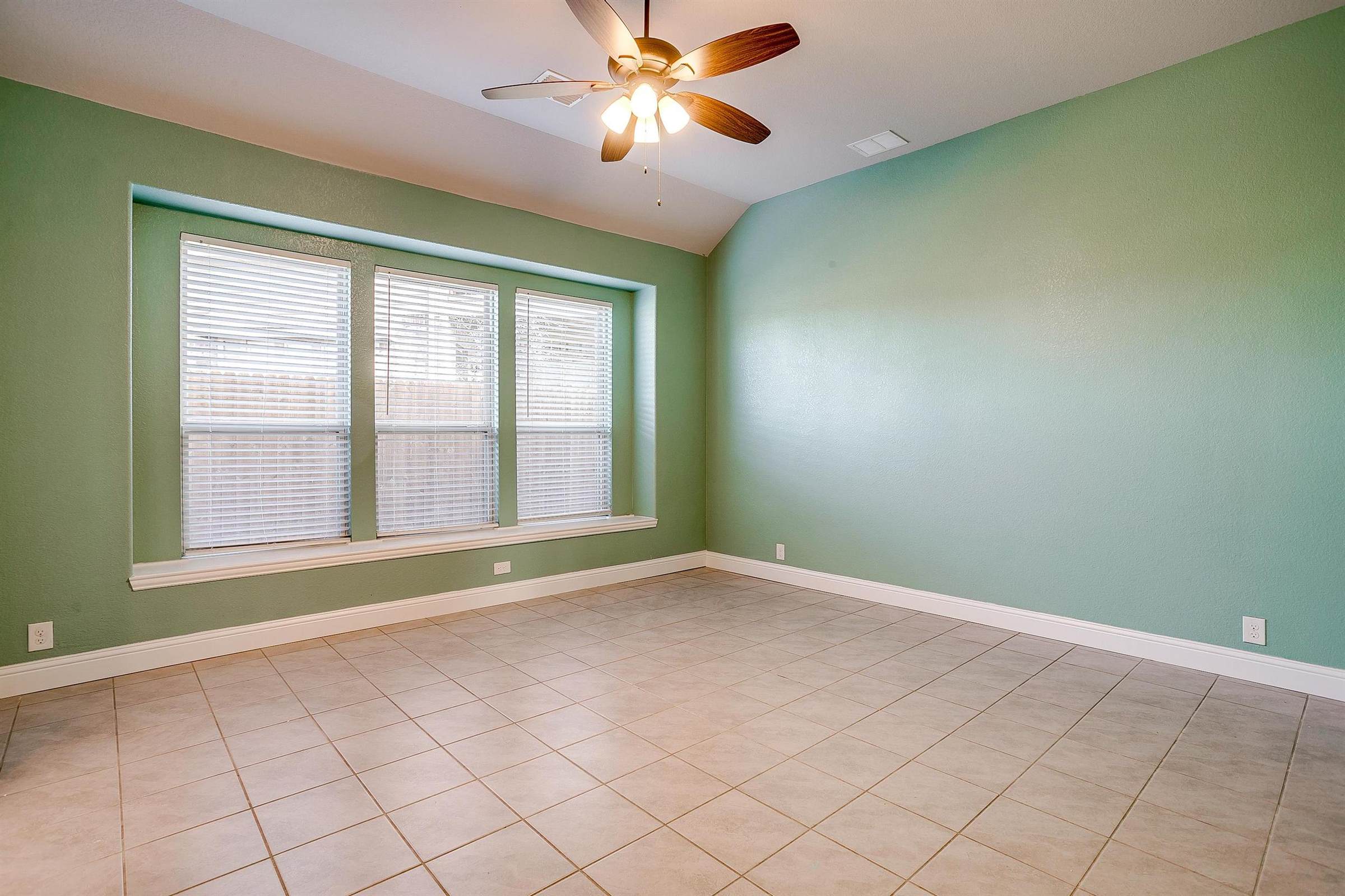 1004 Austin Drive, Godley, TX 76044