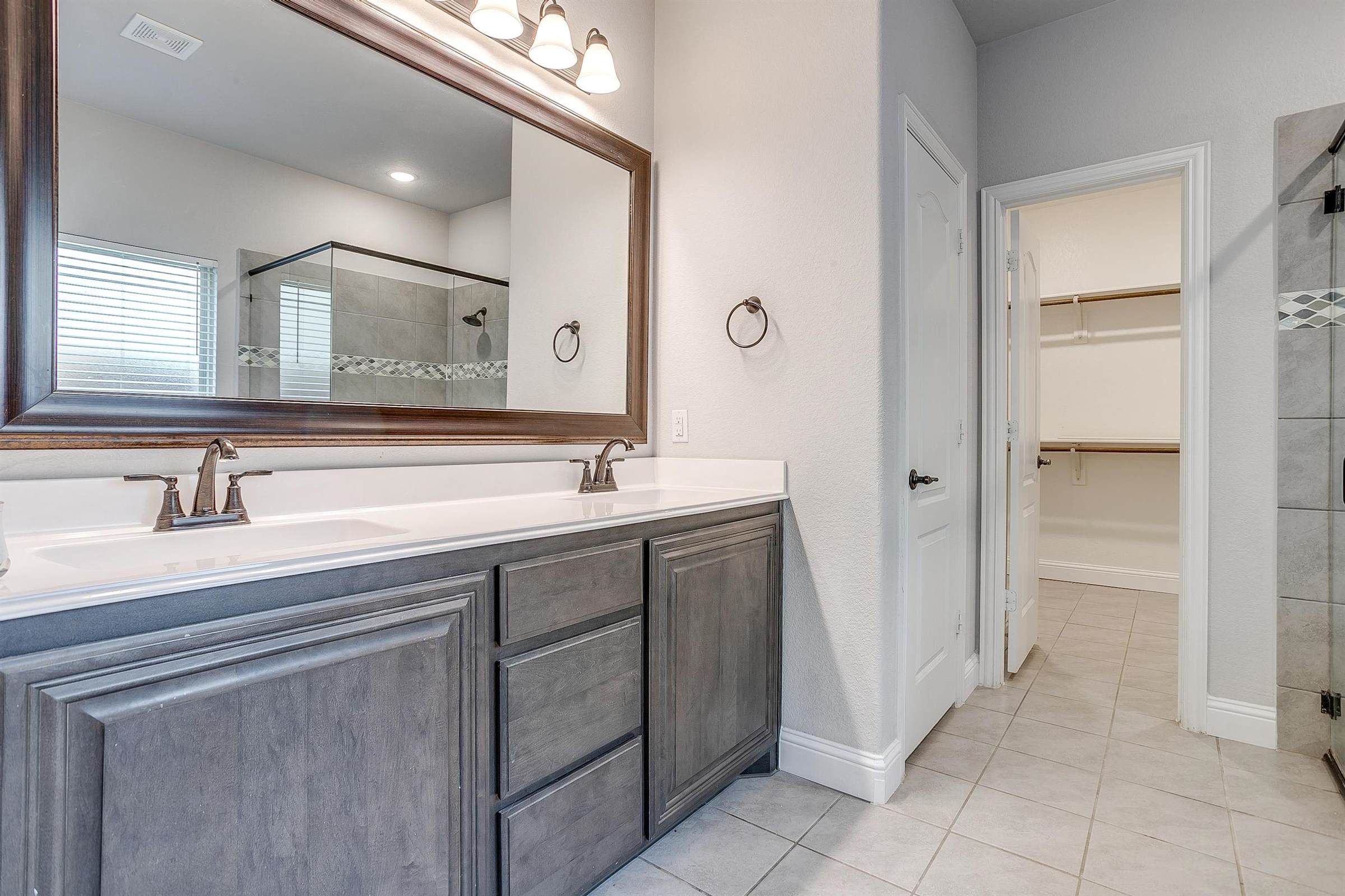 1004 Austin Drive, Godley, TX 76044