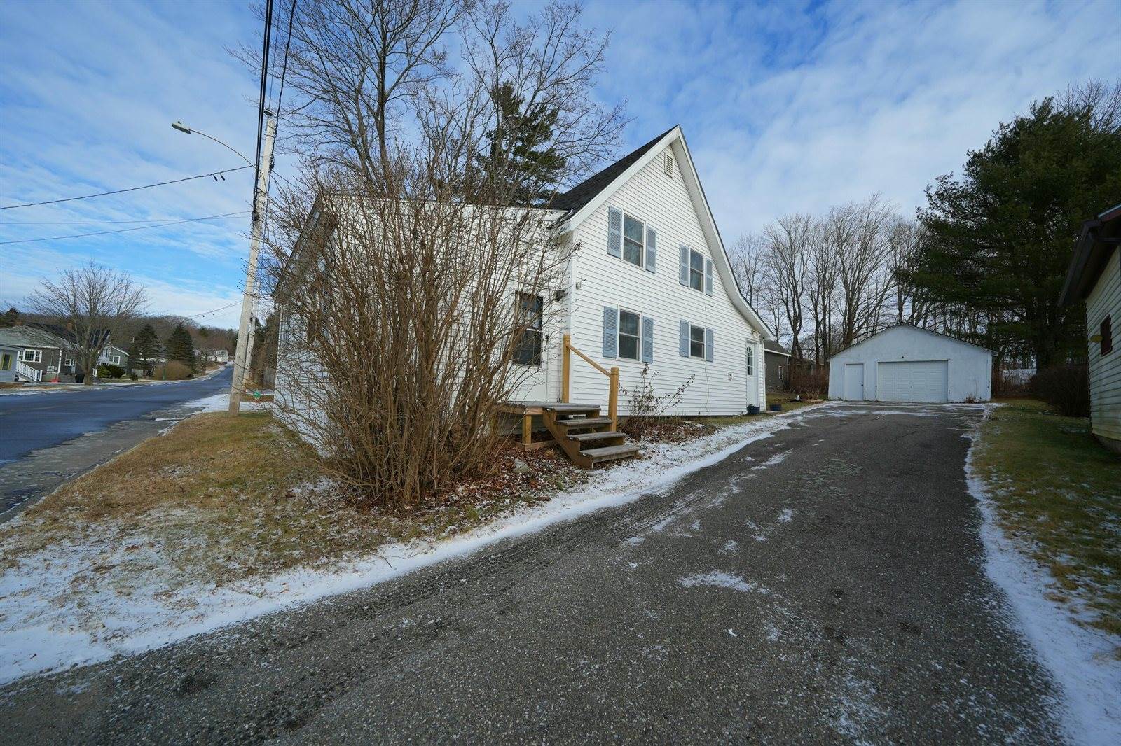 39 Pine Street, Bucksport, ME 04416