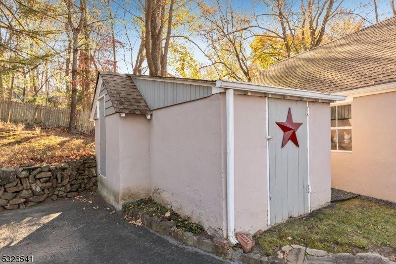 141 Mountain Blvd, Watchung Boro, NJ 07069