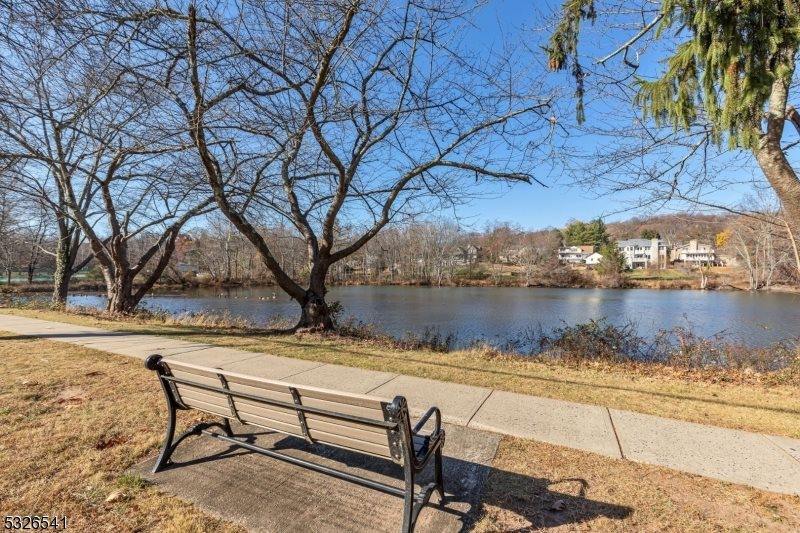 141 Mountain Blvd, Watchung Boro, NJ 07069