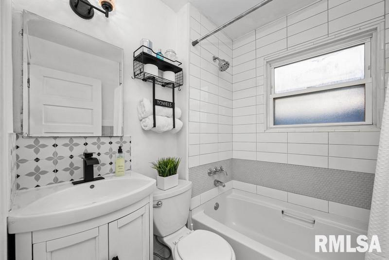 1549 40TH Street, Rock Island, IL 61201