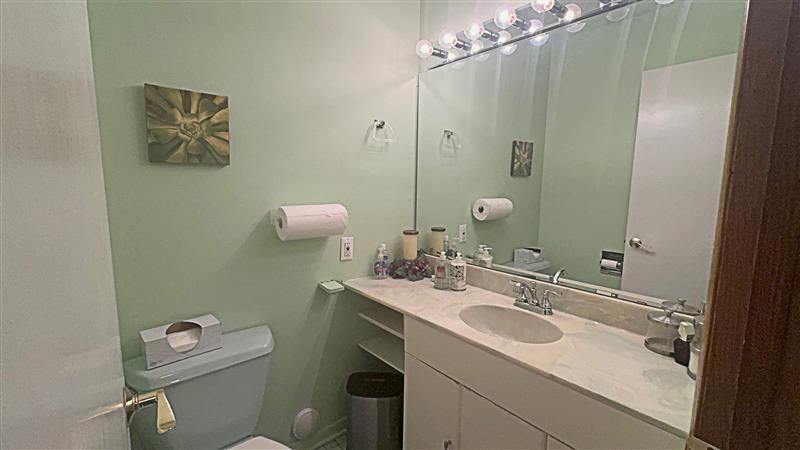 10150 W Kiehnau AVENUE, Milwaukee, WI 53224