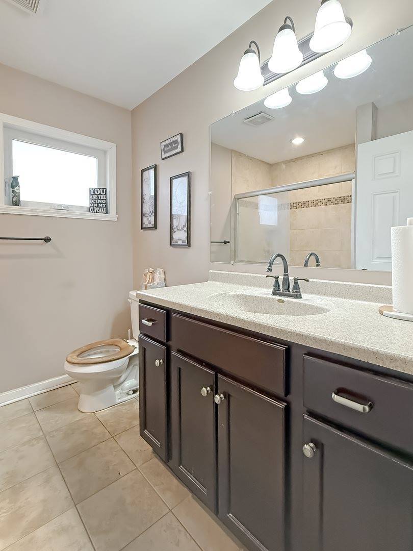 831 East Wyandotte Street, Freeport, IL 61032
