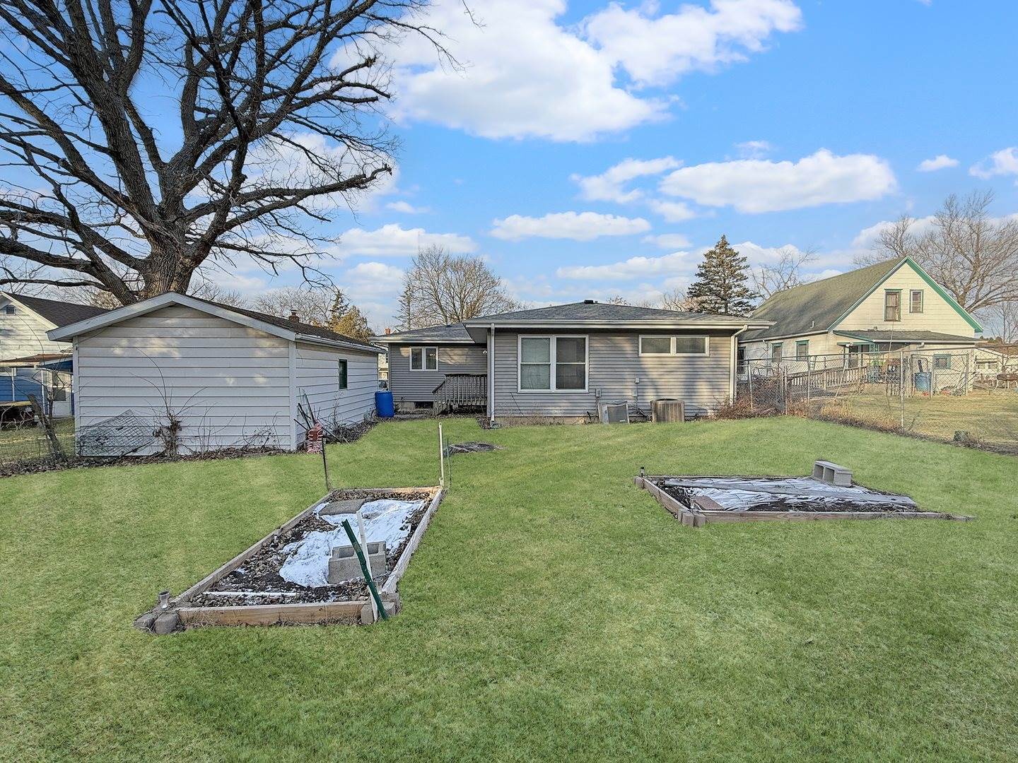 831 East Wyandotte Street, Freeport, IL 61032