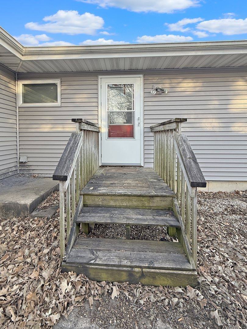 831 East Wyandotte Street, Freeport, IL 61032