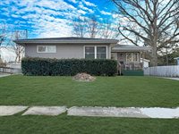 831 East Wyandotte Street, Freeport, IL 61032