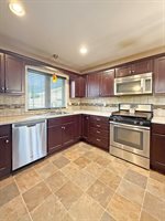 831 East Wyandotte Street, Freeport, IL 61032