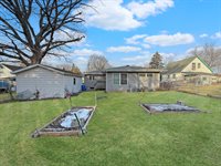 831 East Wyandotte Street, Freeport, IL 61032