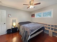 831 East Wyandotte Street, Freeport, IL 61032