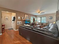 831 East Wyandotte Street, Freeport, IL 61032