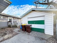 831 East Wyandotte Street, Freeport, IL 61032