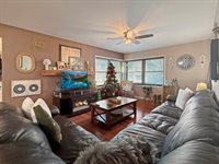 831 East Wyandotte Street, Freeport, IL 61032