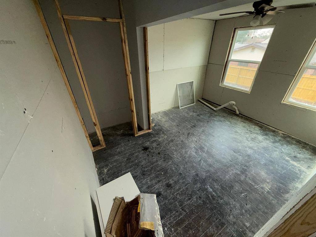 1015 North Bayshore Drive, La Porte, TX 77571