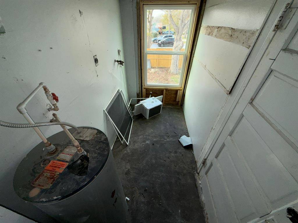 1015 North Bayshore Drive, La Porte, TX 77571