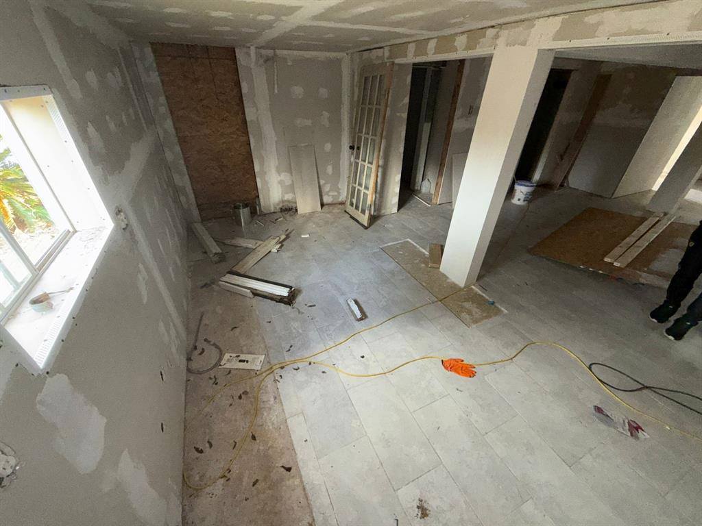 1015 North Bayshore Drive, La Porte, TX 77571