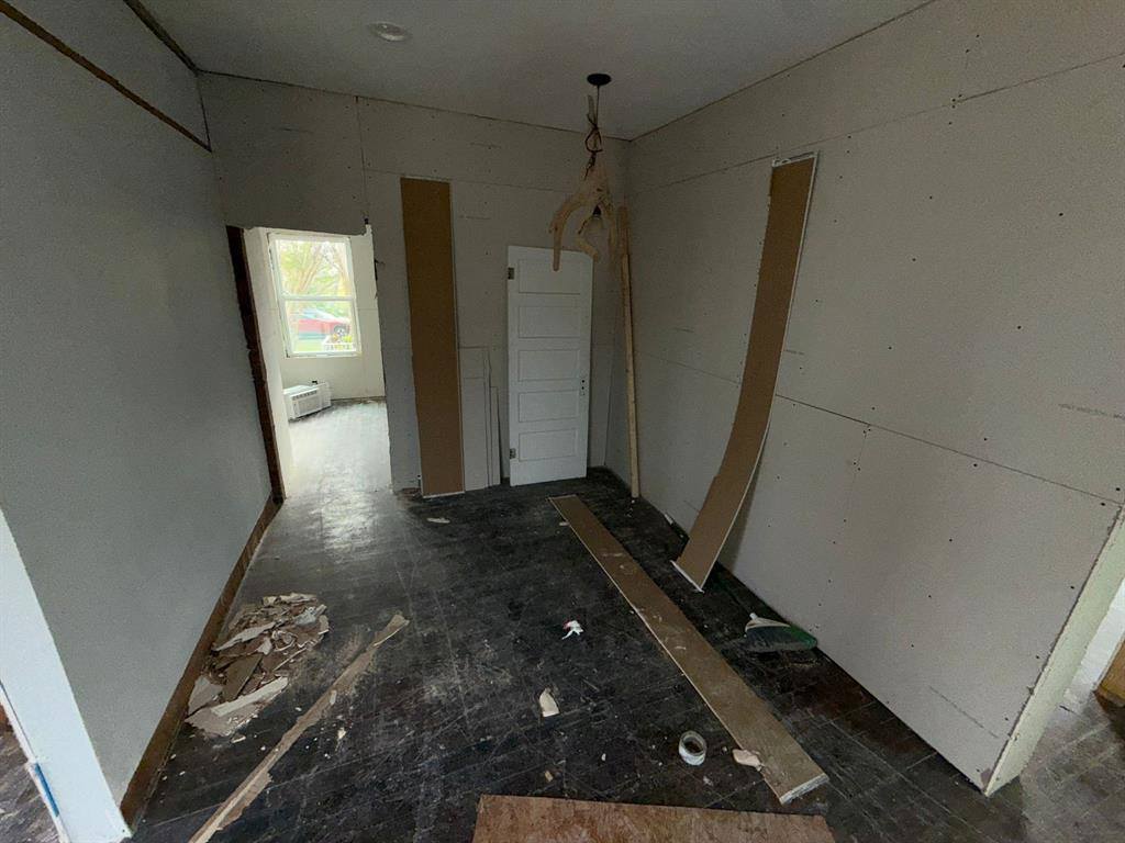 1015 North Bayshore Drive, La Porte, TX 77571