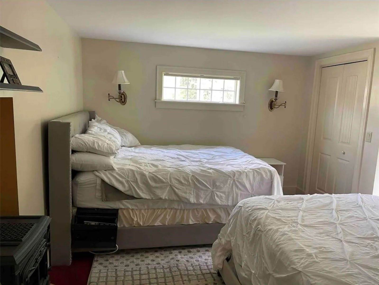 1005 Lake Avenue, Sunapee, NH 03781