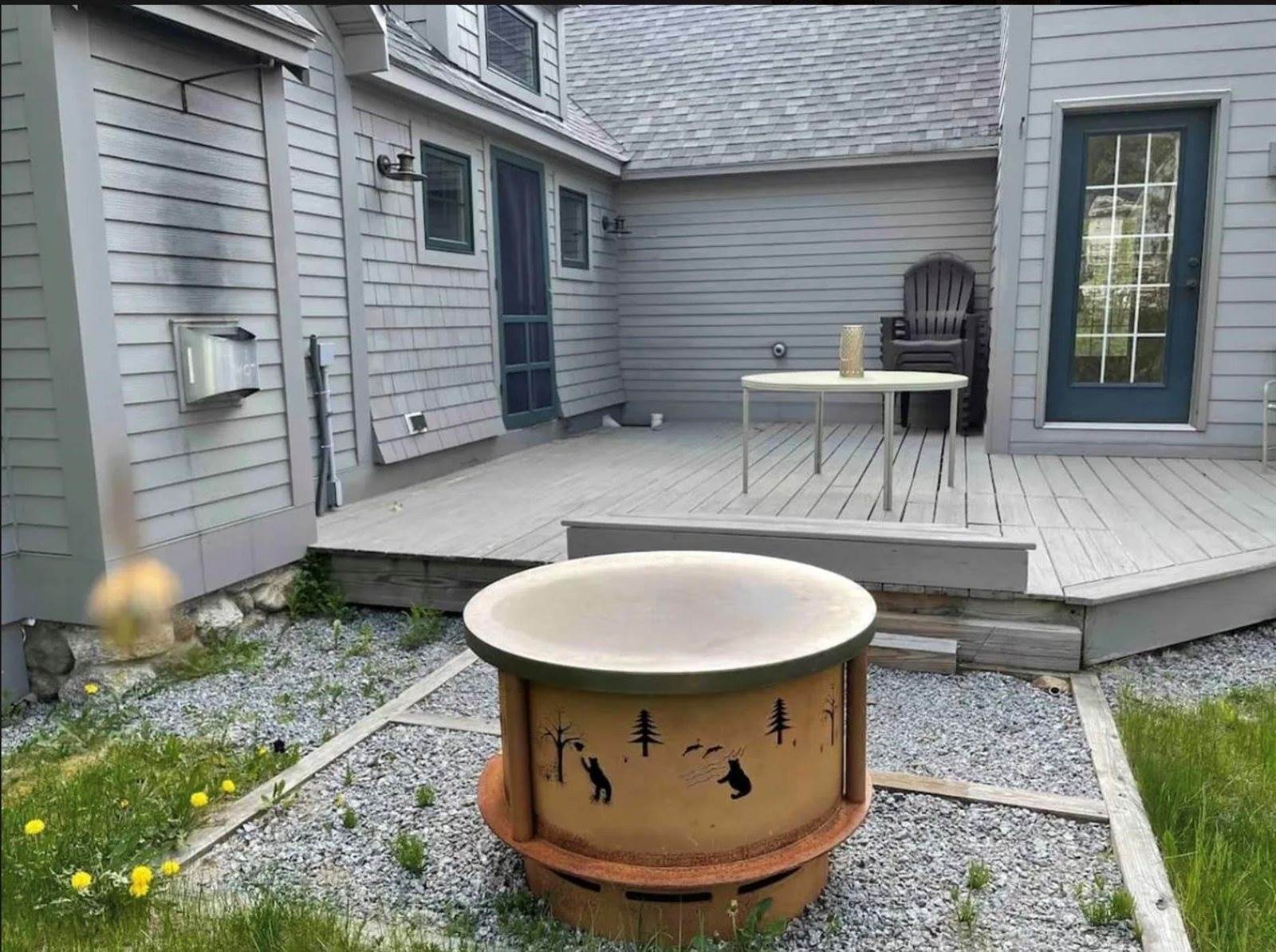 1005 Lake Avenue, Sunapee, NH 03781