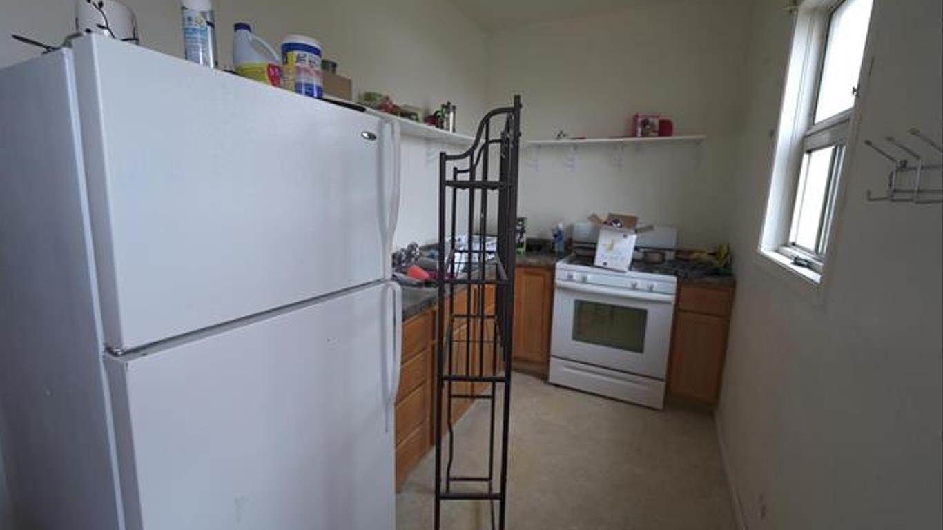 715 Valley St SE, Minot, ND 58701