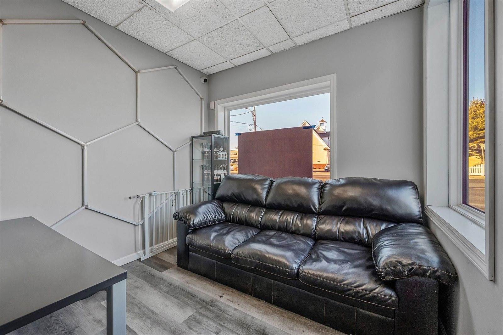 1272 Montauk Highway, Babylon, NY 11726