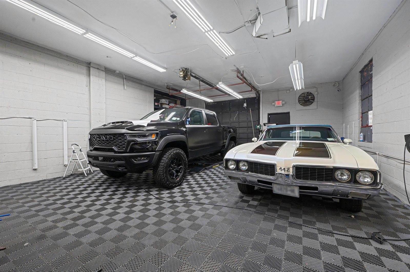 1272 Montauk Highway, Babylon, NY 11726