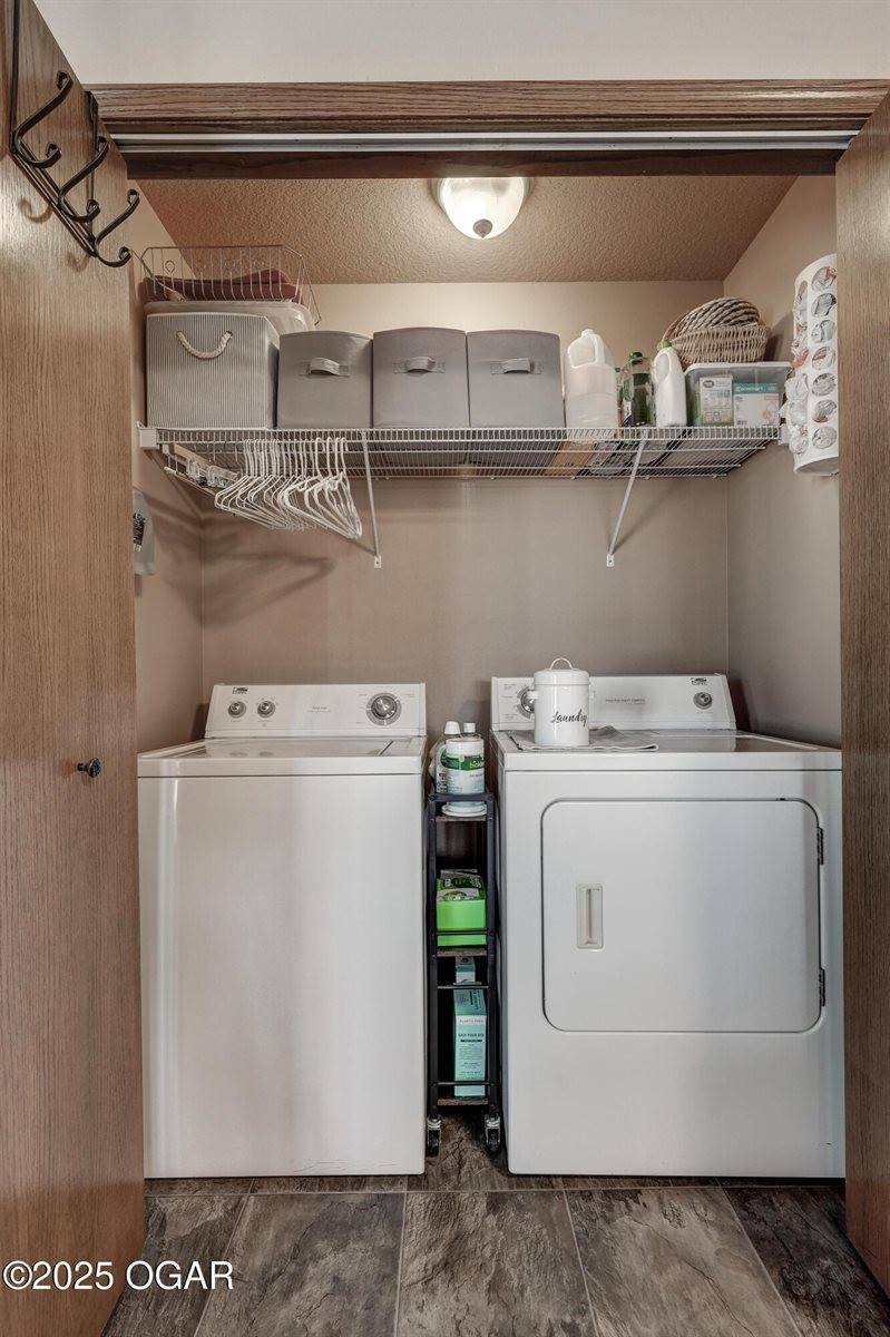 1220 Wildflower Drive, Webb City, MO 64870