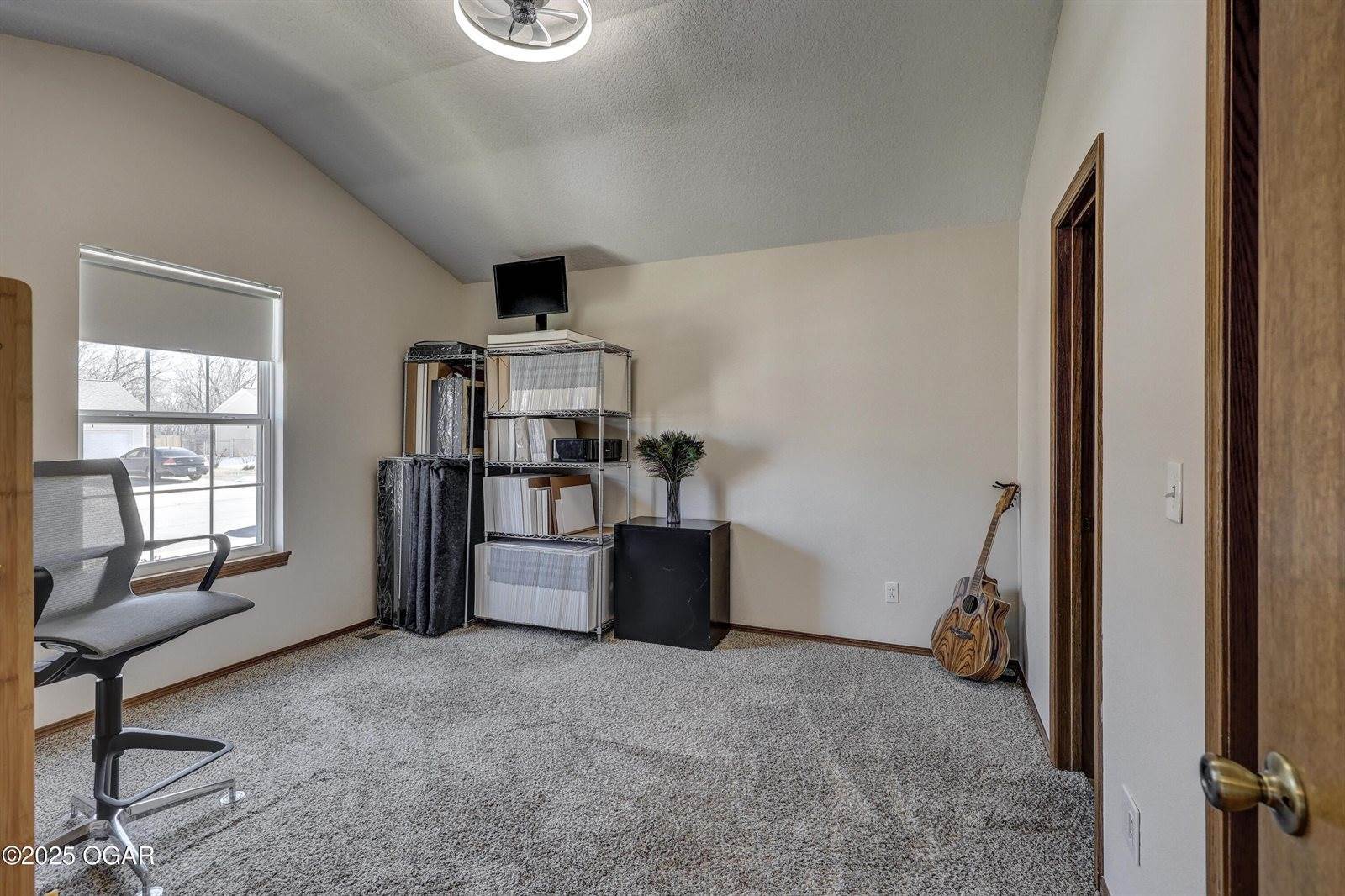 1220 Wildflower Drive, Webb City, MO 64870