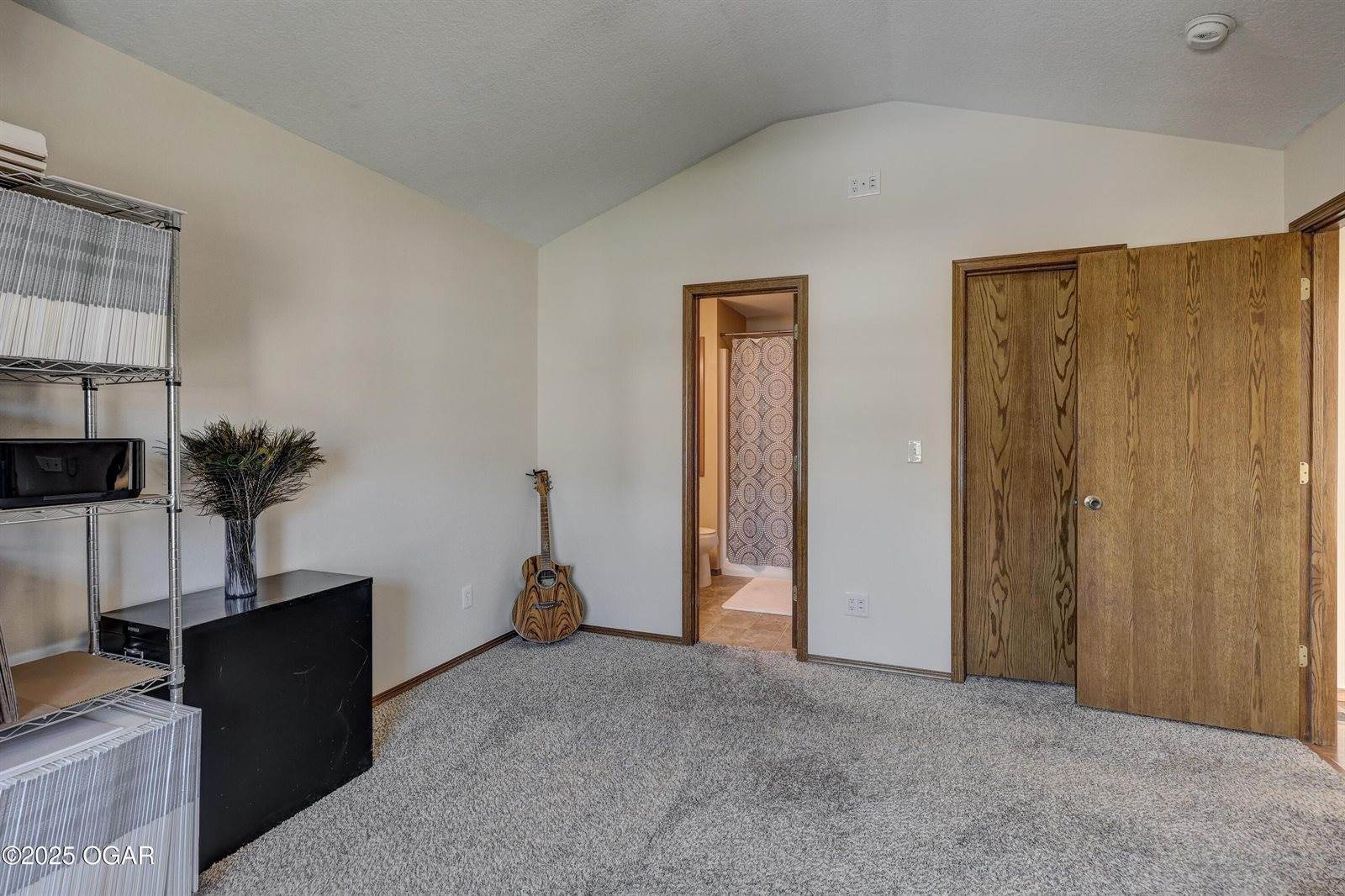 1220 Wildflower Drive, Webb City, MO 64870