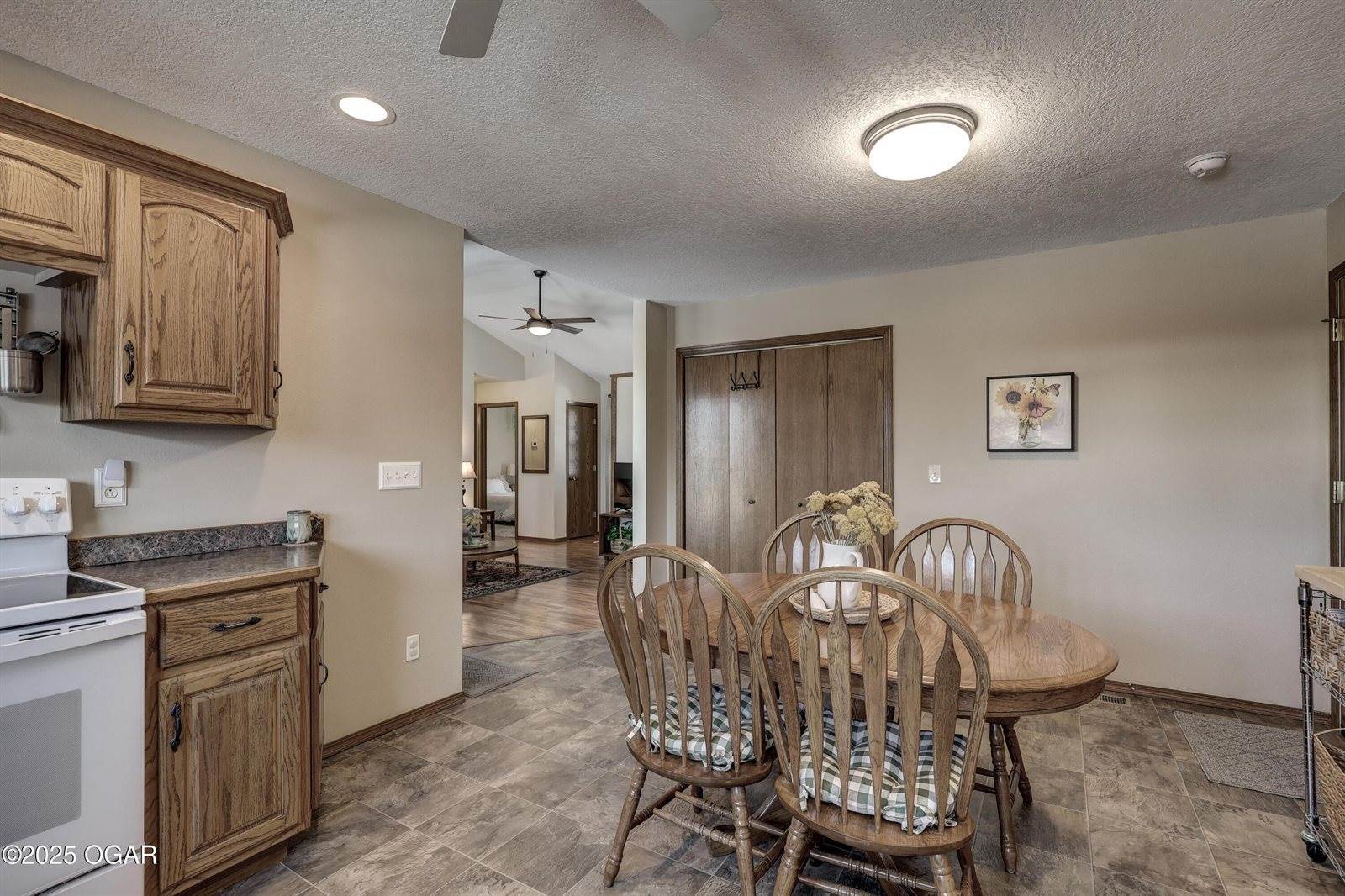 1220 Wildflower Drive, Webb City, MO 64870