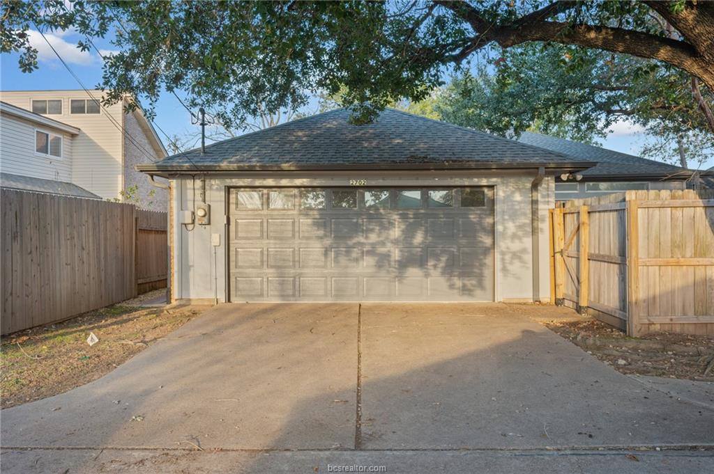 2702 Camelot Drive, Bryan, TX 77802