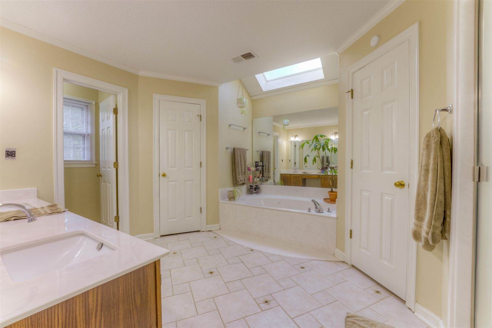 2985 Cotton Plant Rd, Memphis, TN 38119