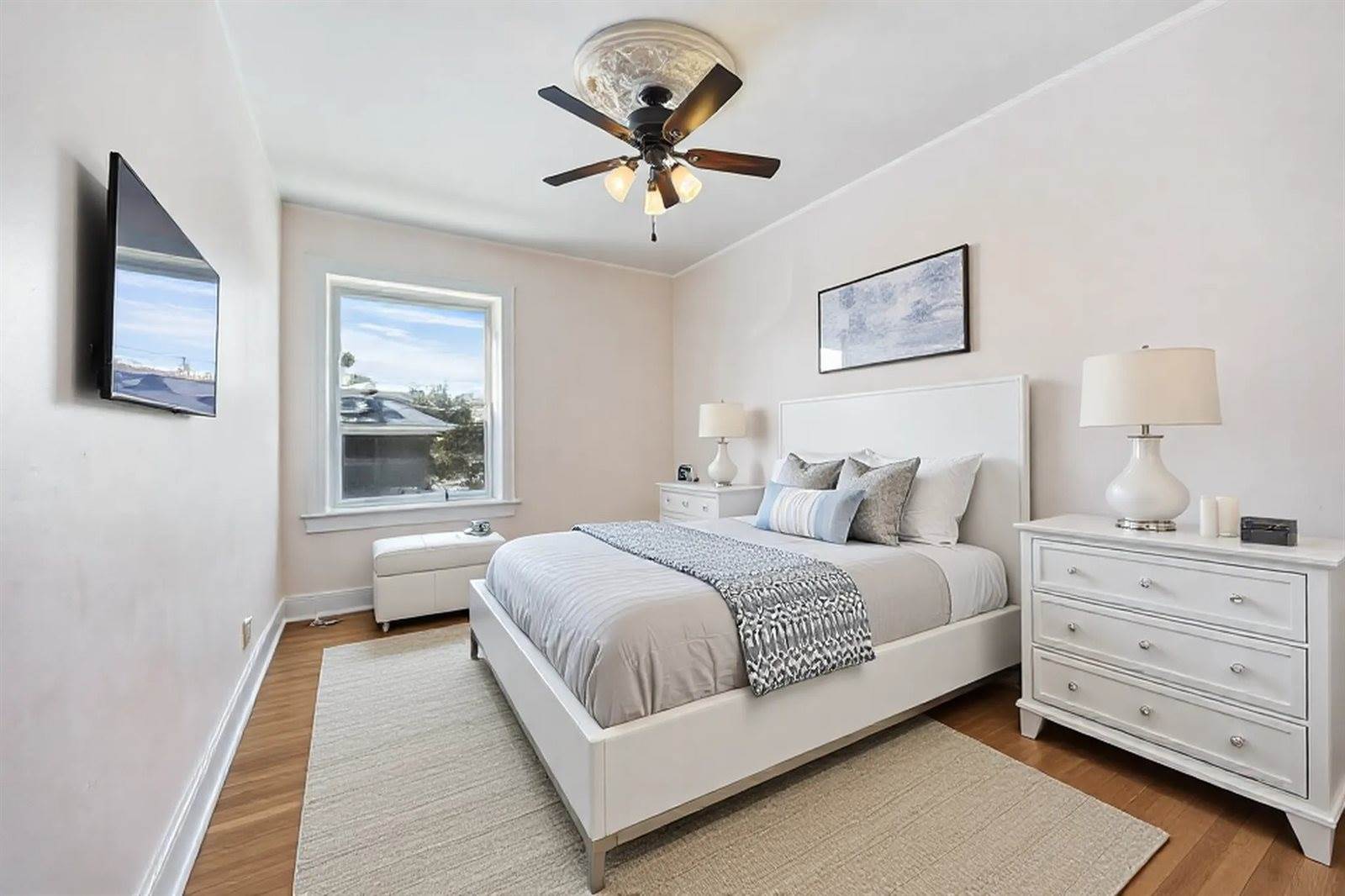 522 Sheridan Road, #2B, Evanston, IL 60202