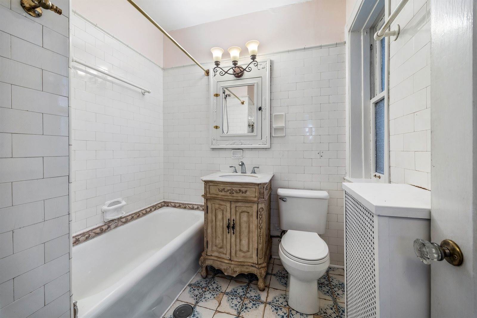 522 Sheridan Road, #2B, Evanston, IL 60202