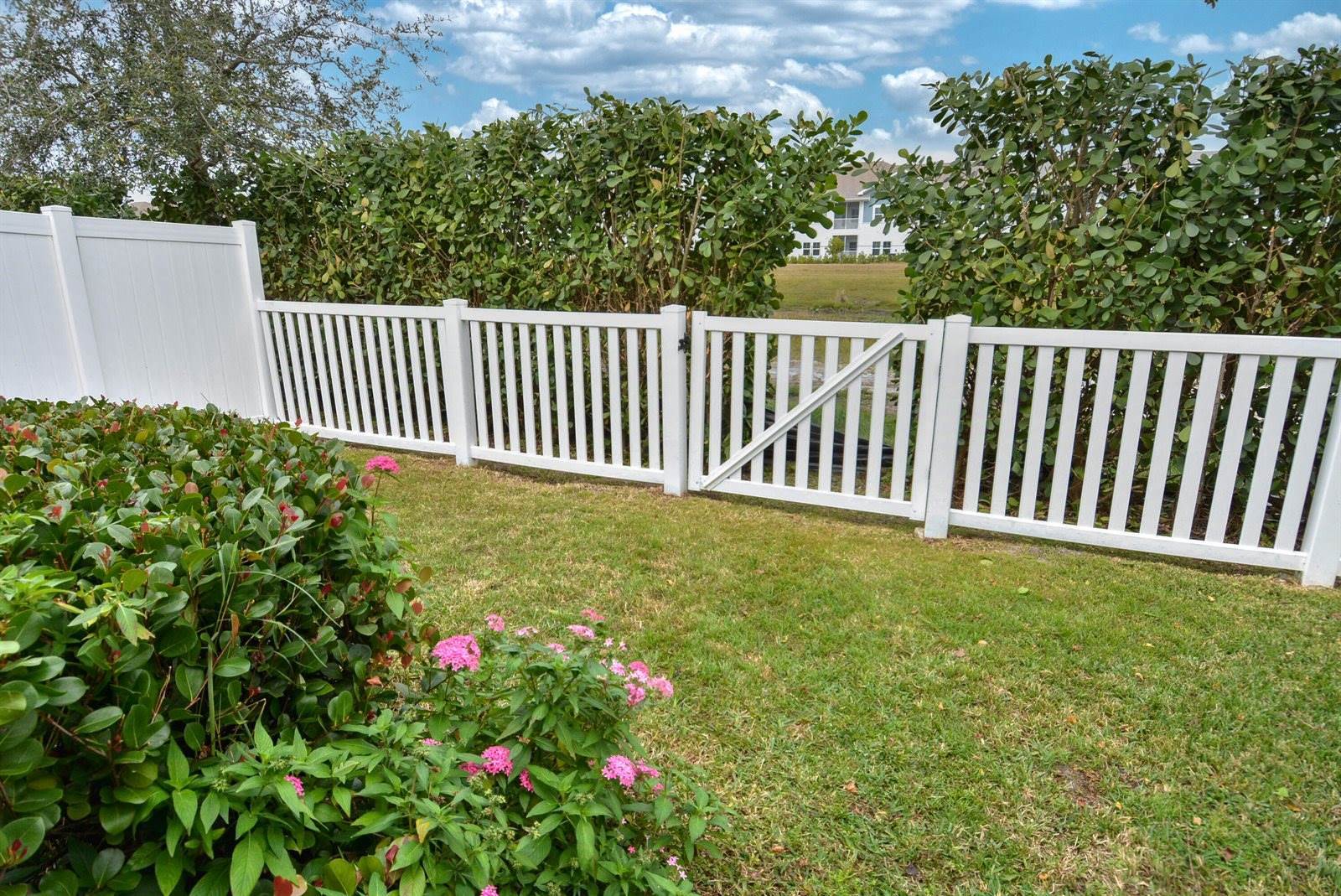 6022 NW Cullen Way, Port Saint Lucie, FL 34983