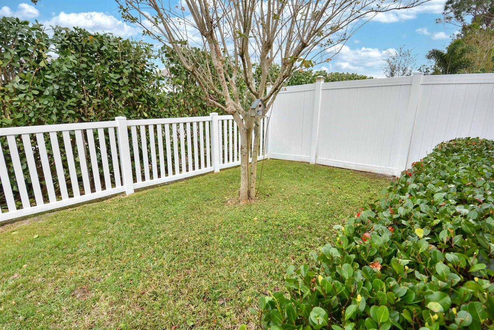 6022 NW Cullen Way, Port Saint Lucie, FL 34983