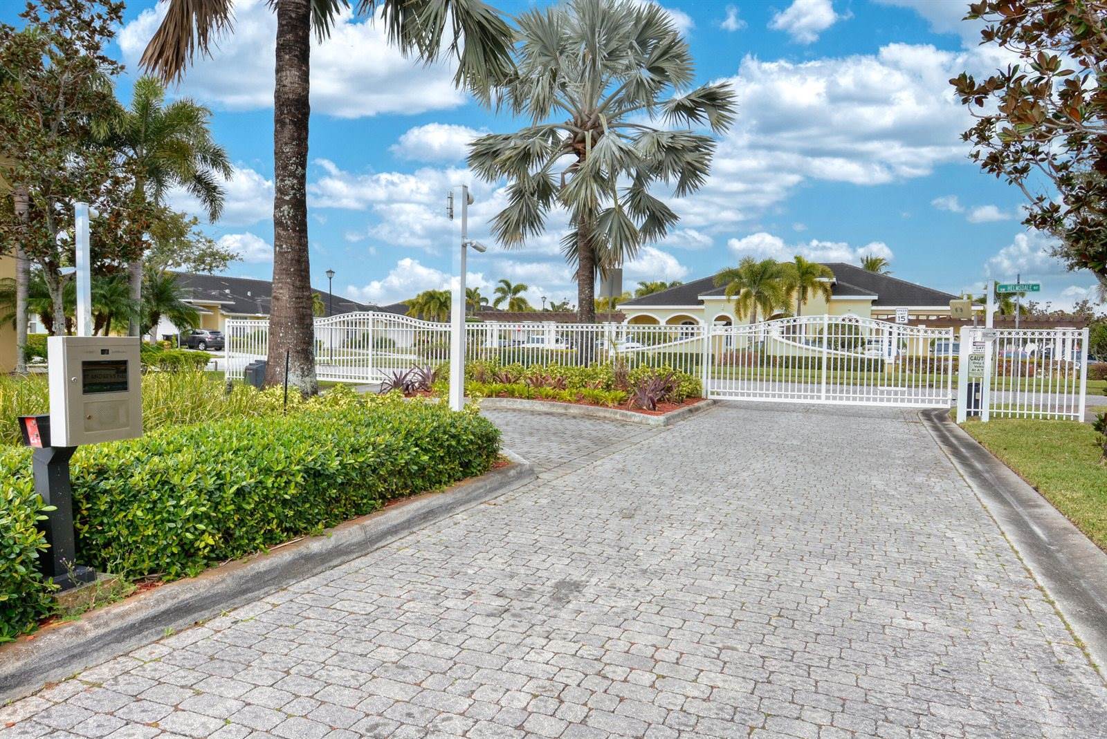 6022 NW Cullen Way, Port Saint Lucie, FL 34983