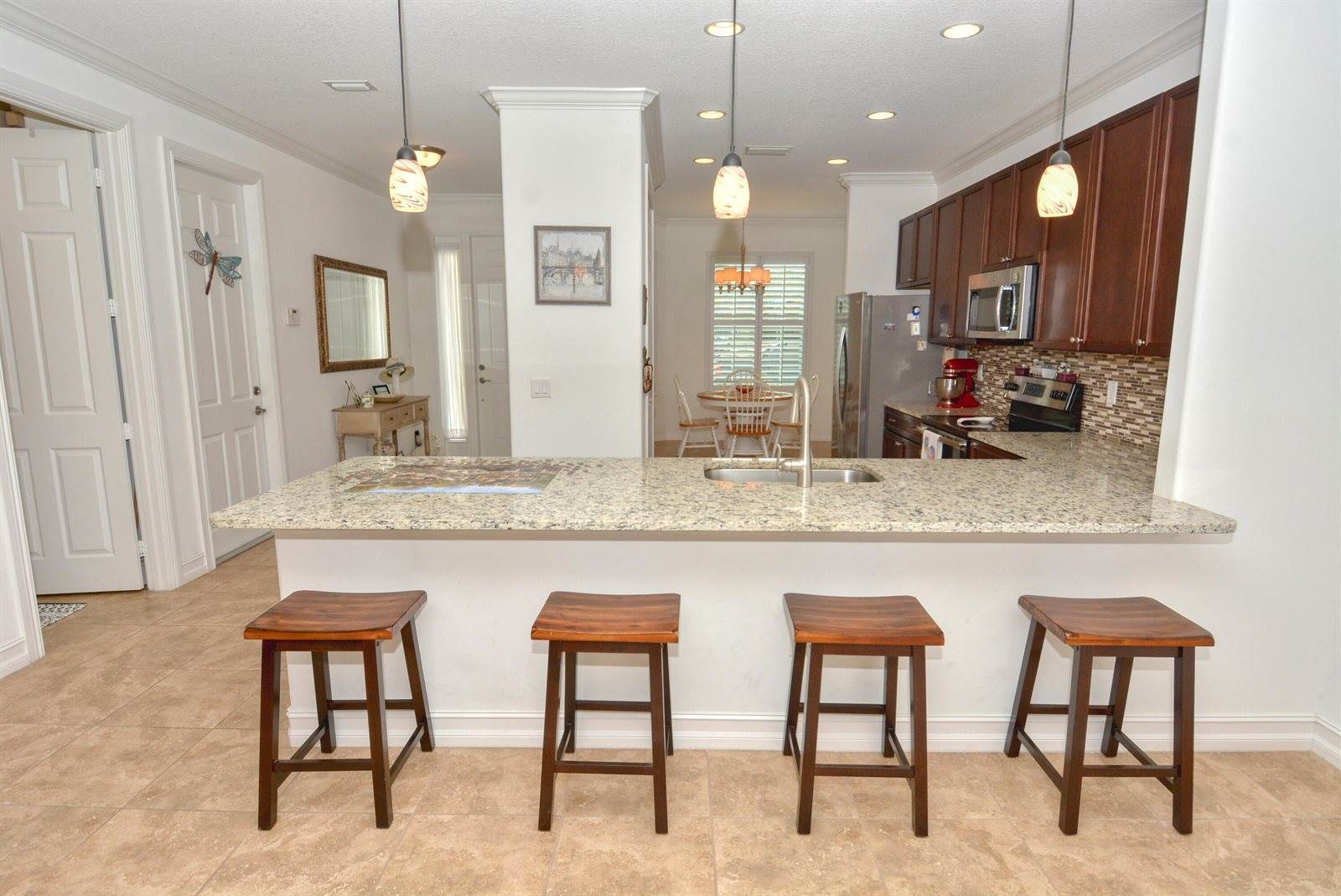 6022 NW Cullen Way, Port Saint Lucie, FL 34983