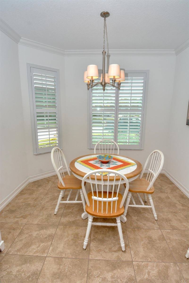 6022 NW Cullen Way, Port Saint Lucie, FL 34983