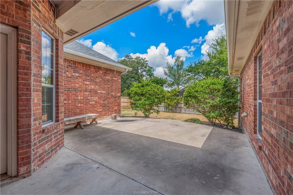 305 Stoney Hills Court, College Station, TX 77845