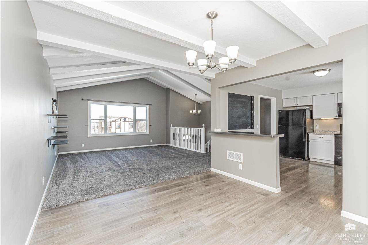 1504 Knollcrest Drive, Junction City, KS 66441