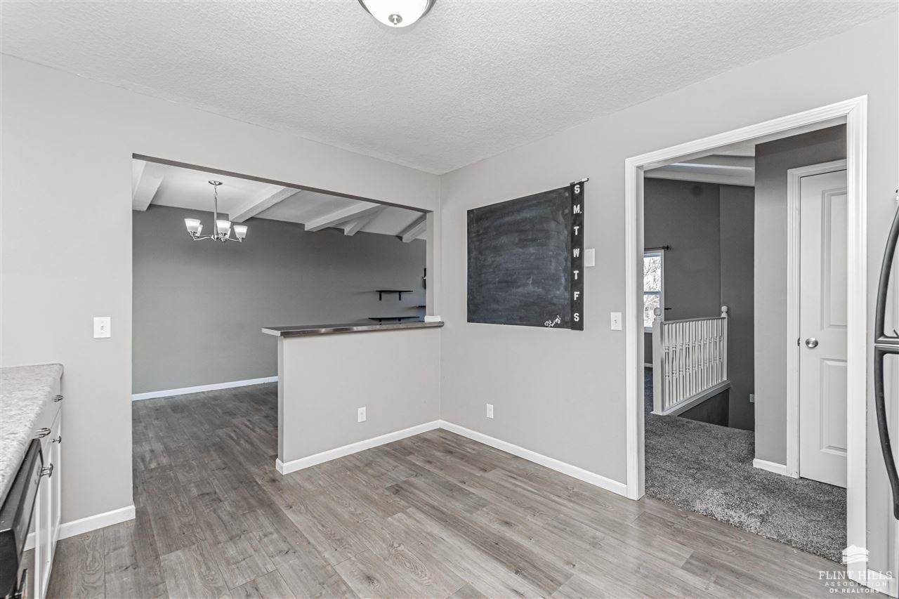 1504 Knollcrest Drive, Junction City, KS 66441