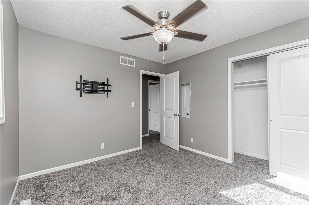 1504 Knollcrest Drive, Junction City, KS 66441