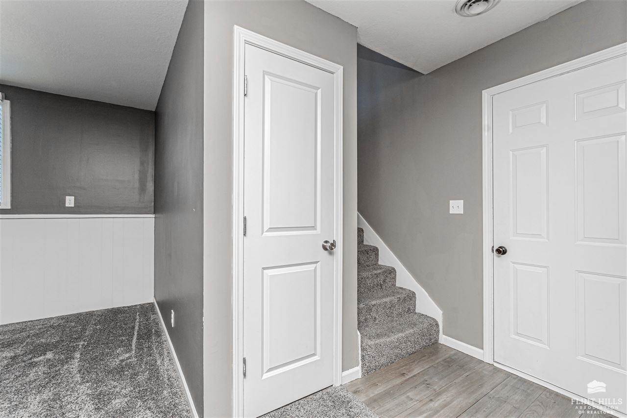 1504 Knollcrest Drive, Junction City, KS 66441