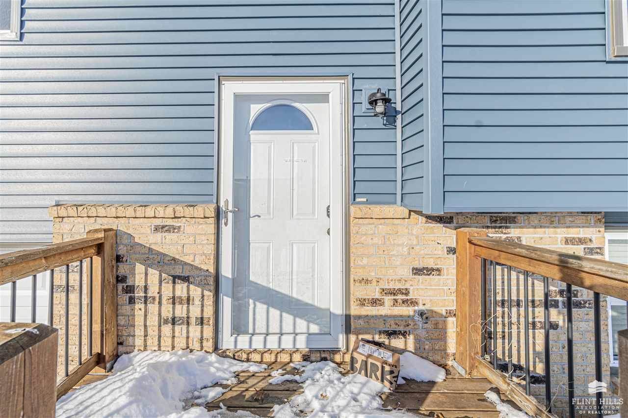 1504 Knollcrest Drive, Junction City, KS 66441