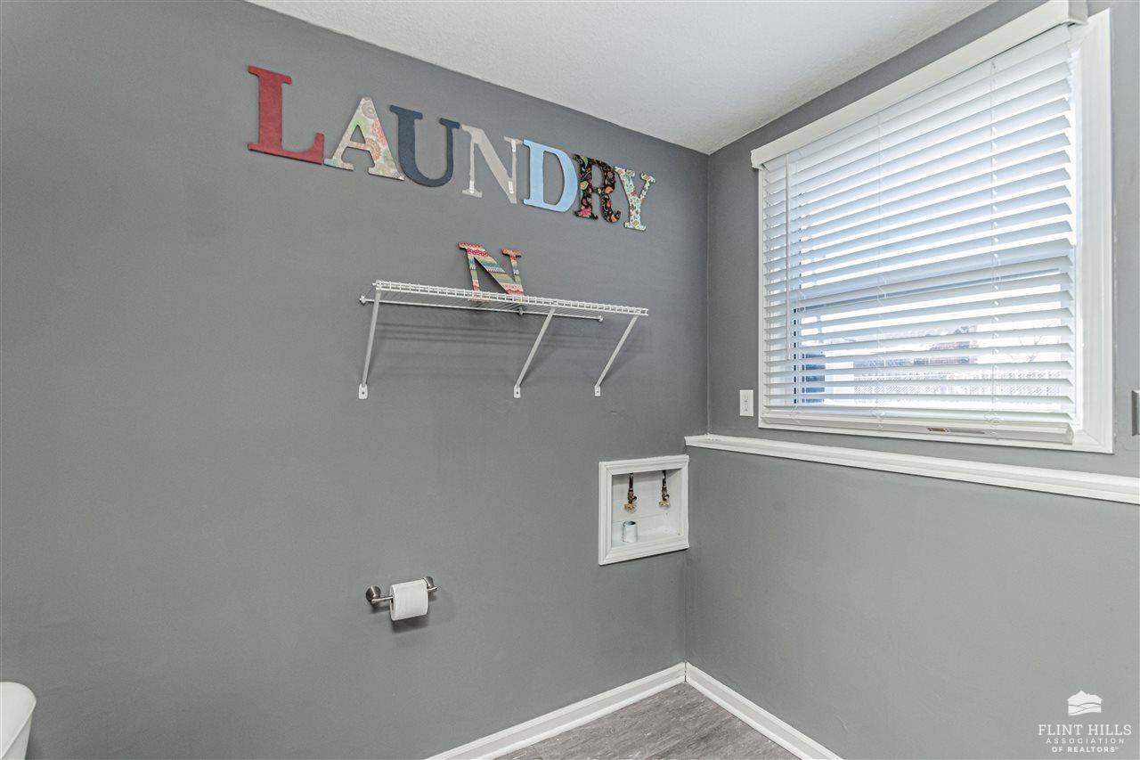 1504 Knollcrest Drive, Junction City, KS 66441