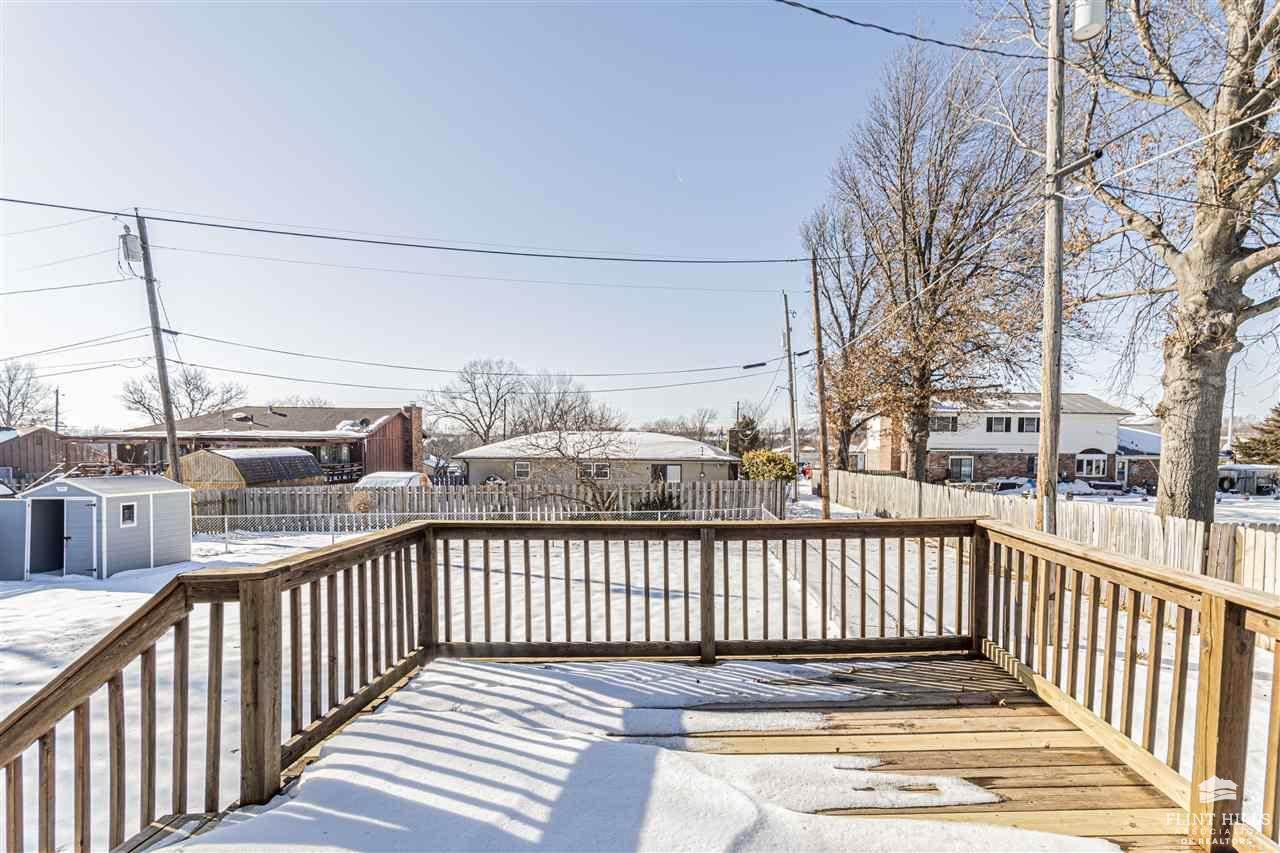 1504 Knollcrest Drive, Junction City, KS 66441