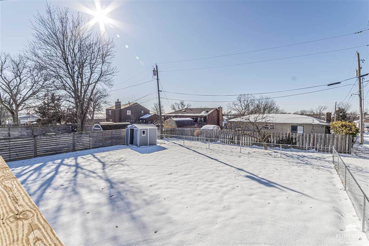 1504 Knollcrest Drive, Junction City, KS 66441